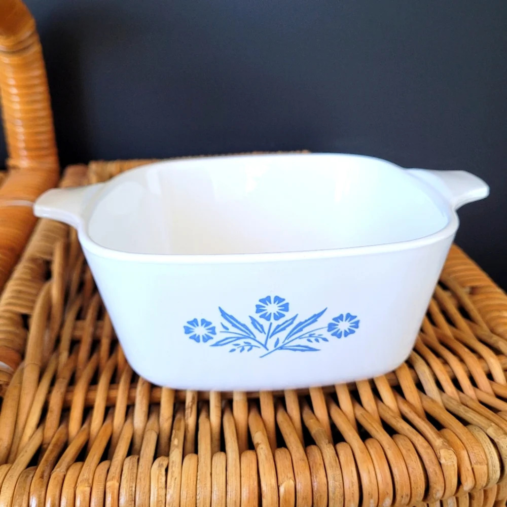 Vintage Retro Corningware Cornflower Small Casserole Dish 22oz